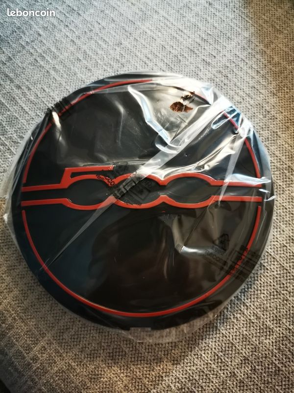 CHAPEAU DE MOYEU FIAT 500e RED (image 1)