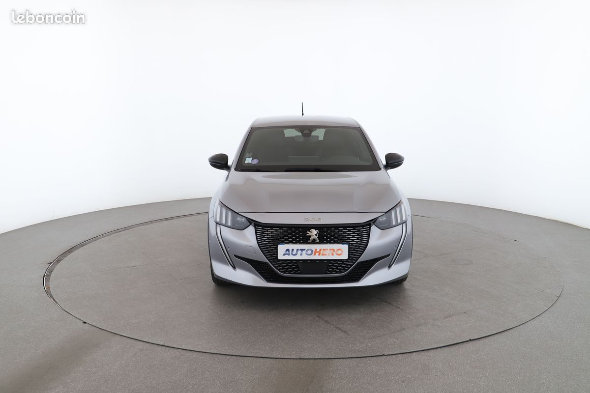 Peugeot 208 1.2 PureTech GT 100 ch (image 14)