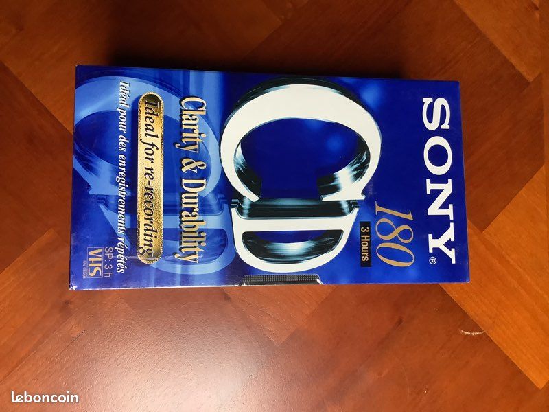 Magnet Publicitaire 3D – Cassette VHS Sony – Objet Pub Vintage