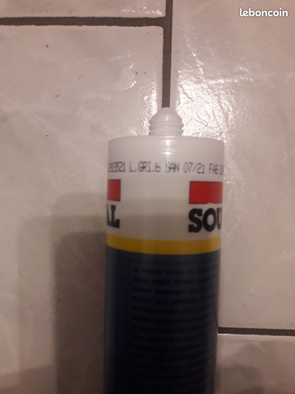 Cartouche de silicone gris (image 3)