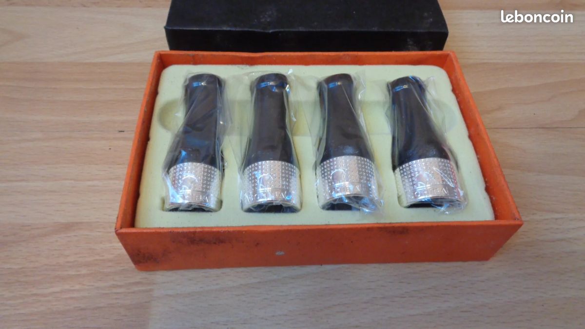 Lot De 4 Buses à Cigares En Résine Et Cuivre Pur - Embouts Sculptés Argentés Avec Coffret Cadeau