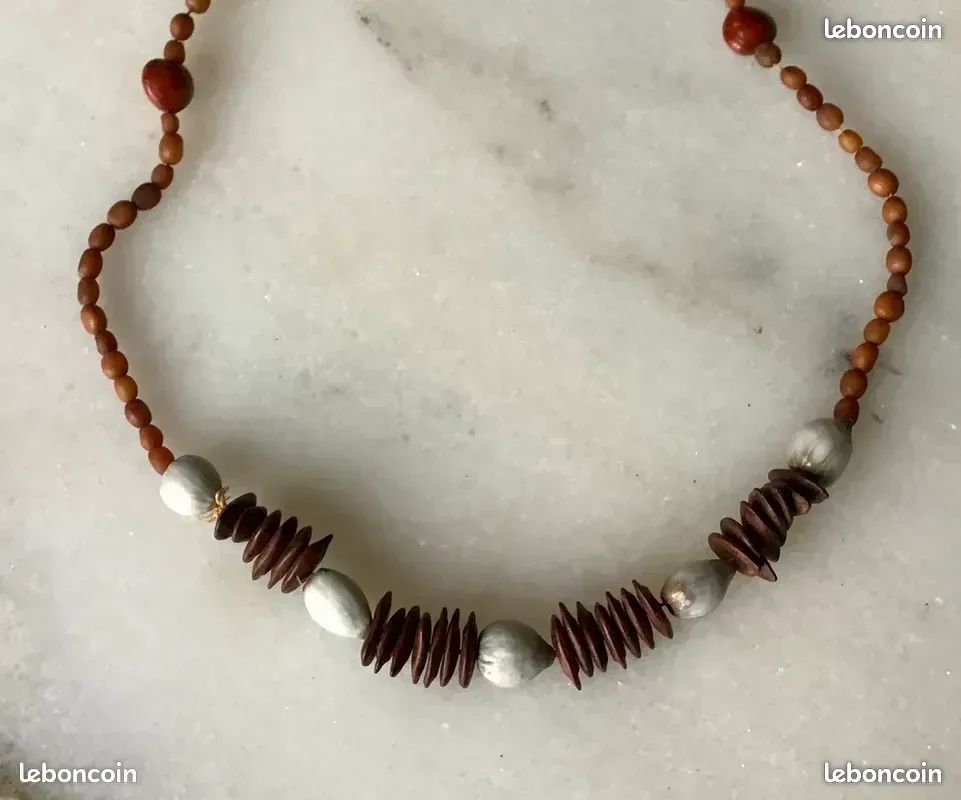 Collier ras le cou du Brésil : avec des perles de bois + graines (bijou ethnique) (image 2)