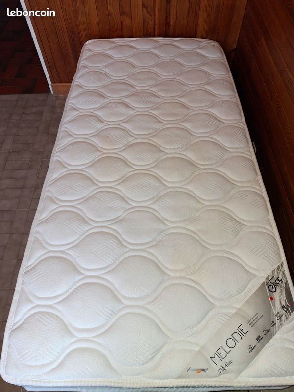 Sommier + matelas 1 personne (image 1)