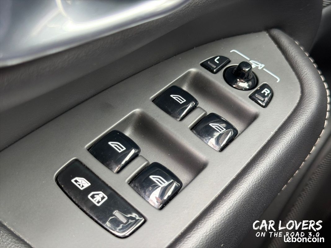 VOLVO XC90 Recharge T8 AWD 310+145 ch Geartronic 8 7pl Ultimate Style Chrome (image 16)