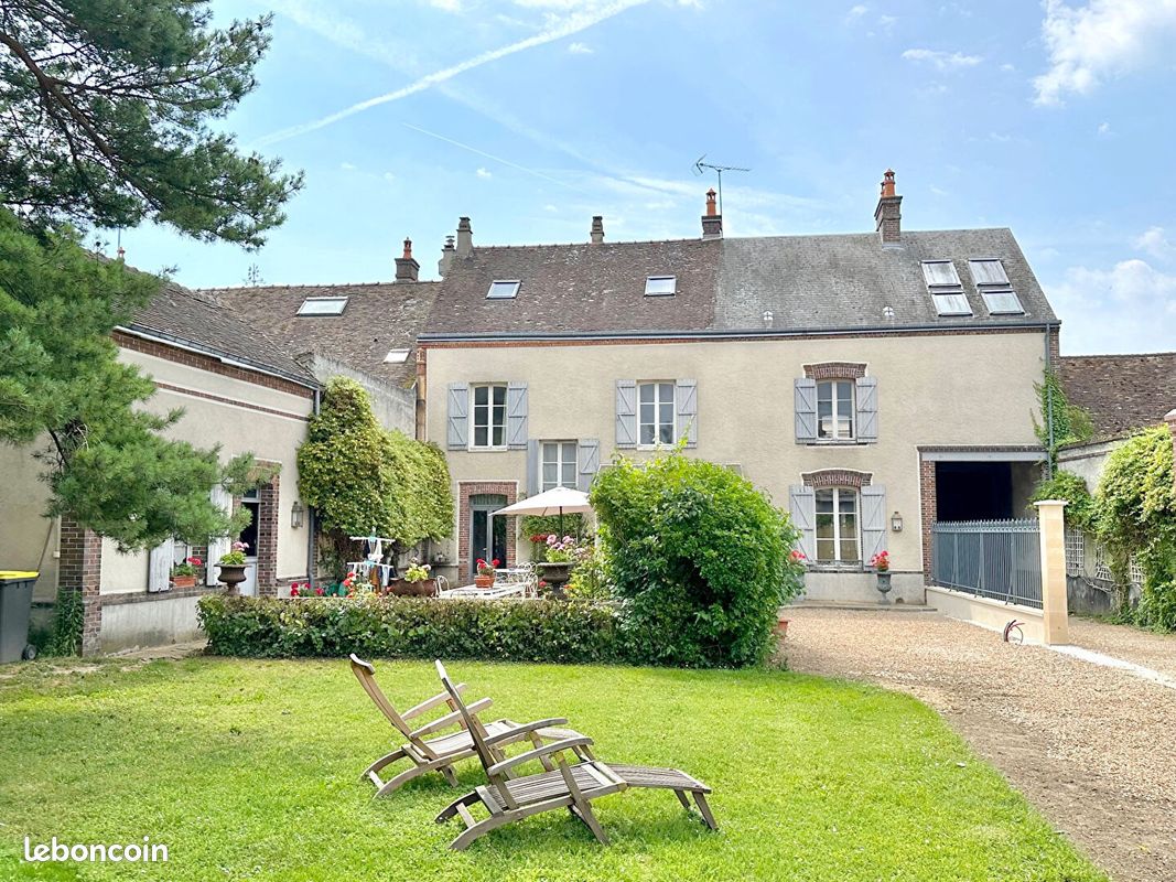 Maison 8 pièces 250 m² · à Houdan · 250 m² · 462 000 €