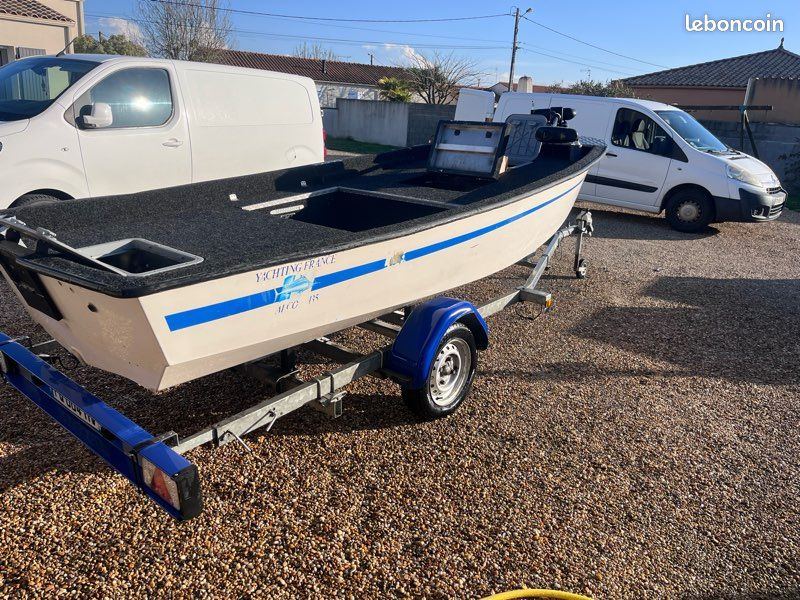 Arcoa 435 bass boat (image 2)