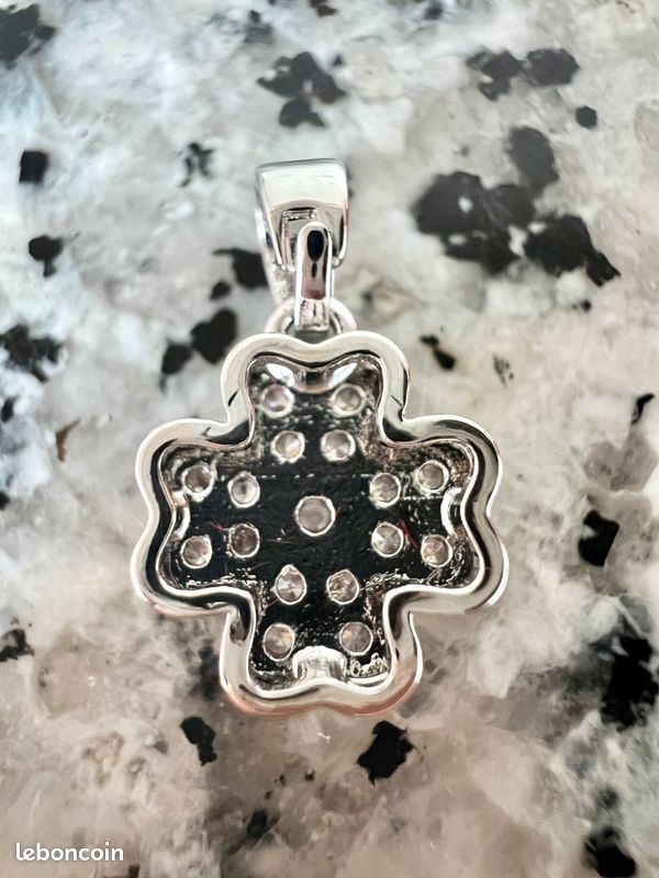 Bijou alliage argenté collier Fleur strass rose signé métal