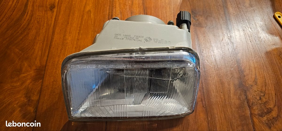 Phare gauche Renault super 5 (image 1)