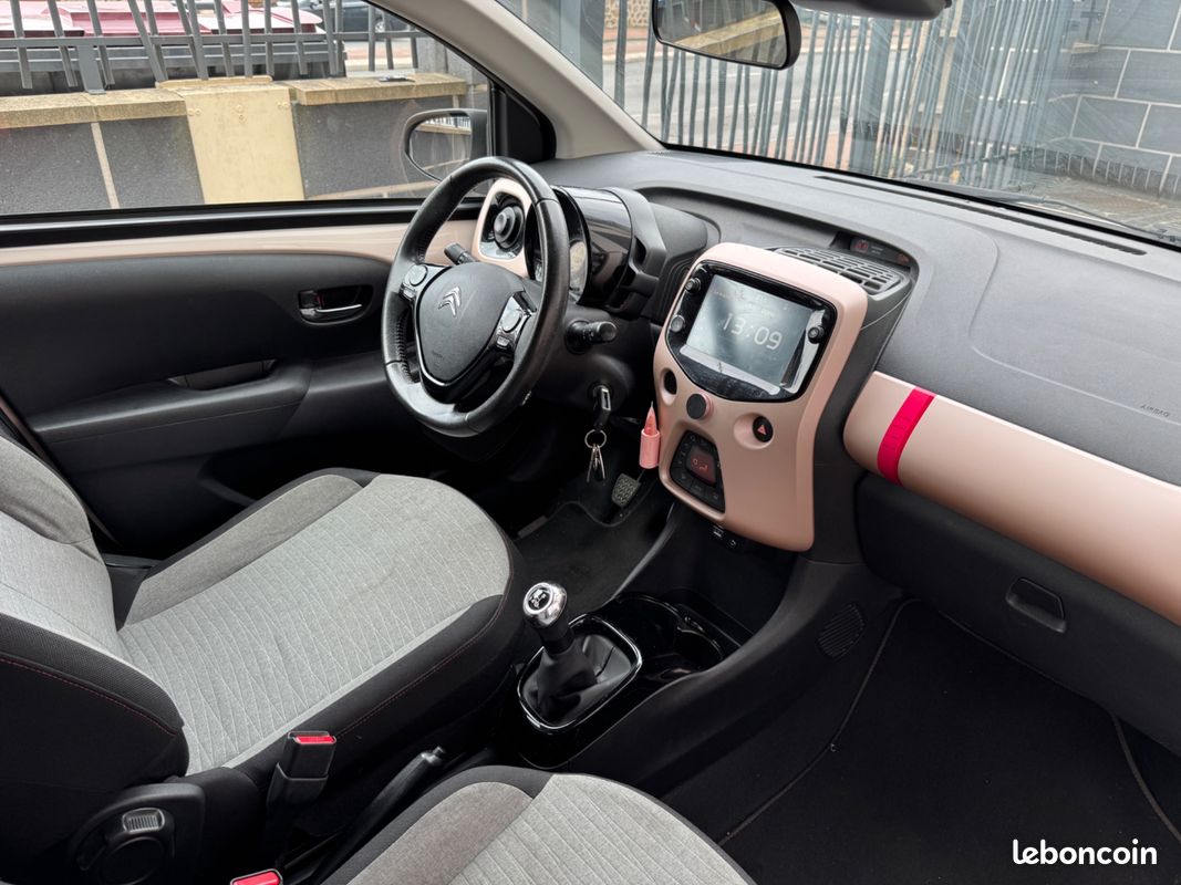 CITROEN C1 1.0 VTI 72ch ELLE | Carplay * Caméra de recul * Moteur Toyota (image 19)