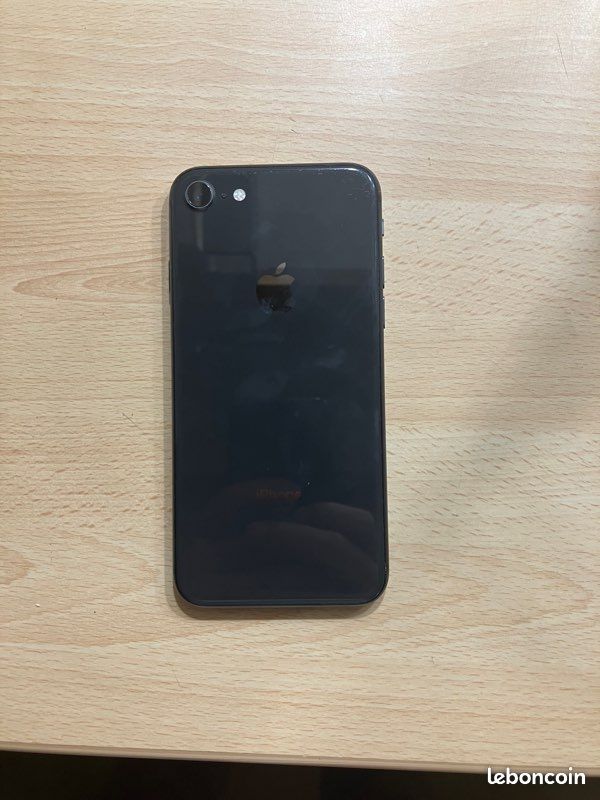 IPhone 8 quasiment neuf (image 2)