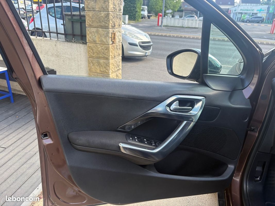 Peugeot 2008 1.6 e-hdi 92ch ETG6 BUSINESS (image 13)