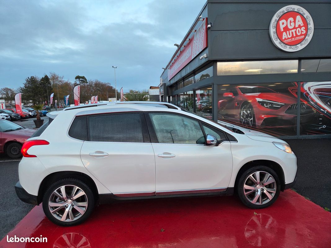 Peugeot 2008 1.6 L E-HDI 115 CH "Féline Cuivre" (image 4)
