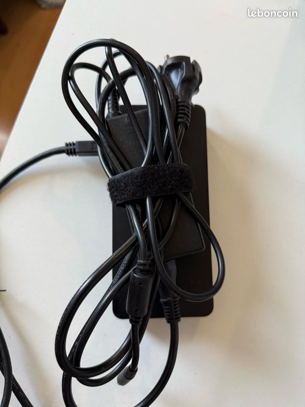 Dell D3100 UK Estación de Acoplamiento, USB 3.0 Ultra HD Triple Video ( DisplayPort, 2x HDMI, 6x USB, RJ45), Negro