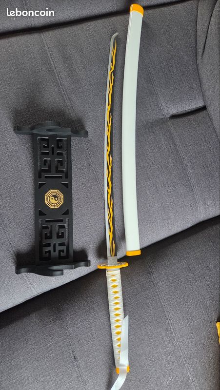 Katana japonais Démon Slayer - Zenitsu (image 1)