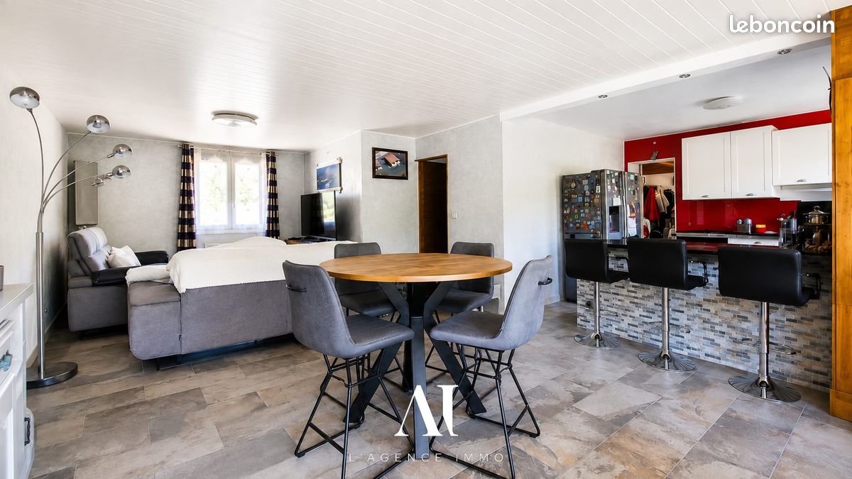 Maison 4 pièces 126 m² · à Bons-en-Chablais · 126 m² · 560 000 €
