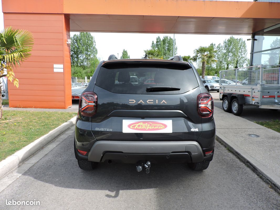 Dacia Duster 1.5 BlueDCI 115cv EXTREME 4X4 / ATTELAGE / CAMERA 360 / PAS DE MALUS (image 5)