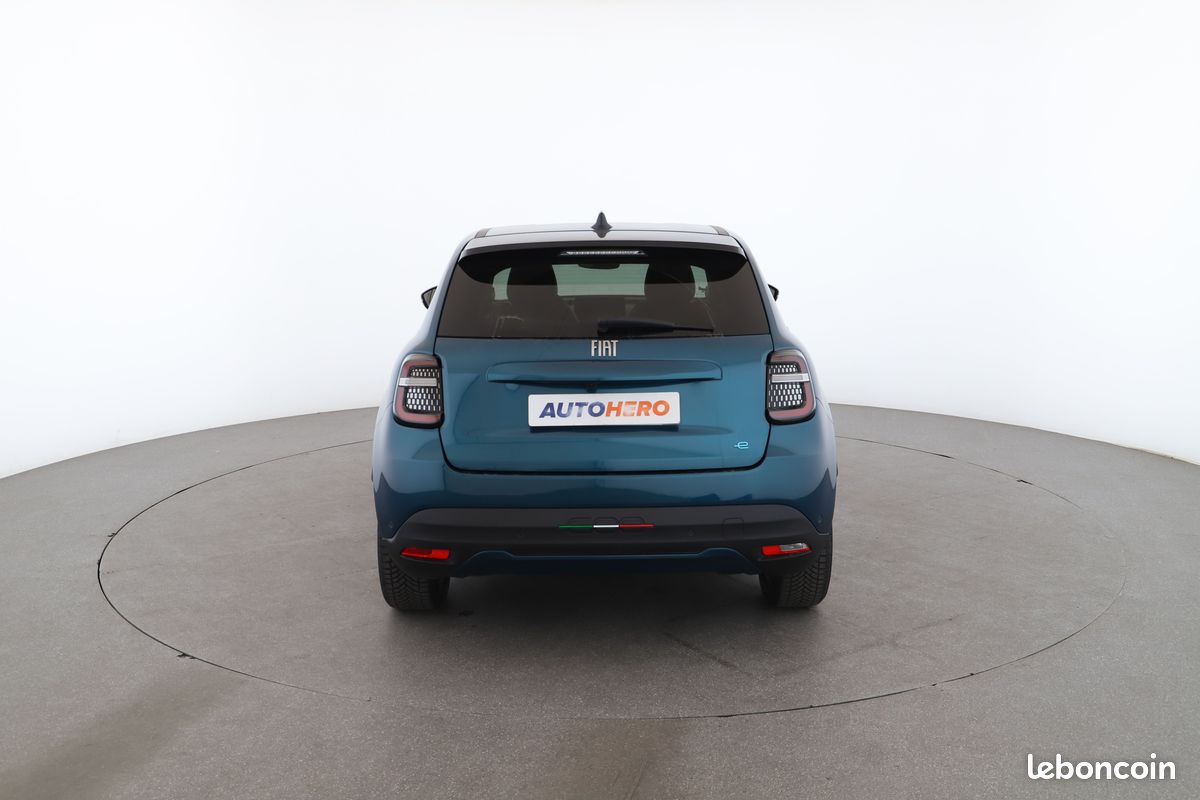 Fiat 600 Electrique 54 kWh La Prima 156 ch (image 13)