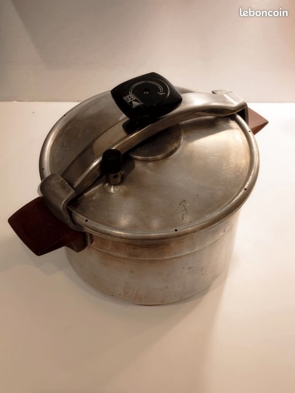 Ancienne Cocotte Minute SEB 8L En Inox - Fabrication Française - Vintage