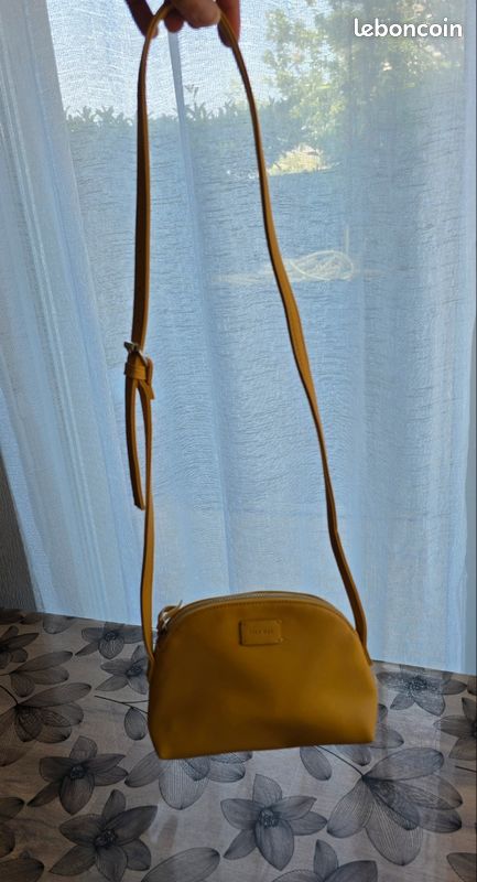 Sac a main tiffosi casi neuf jaune 10 euro (image 3)