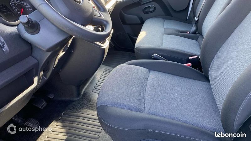 Renault Master Véhicule utilitaire ou Société F3500 L3H3 2.3 Blue dCi 135ch Confort Euro6E (image 12)