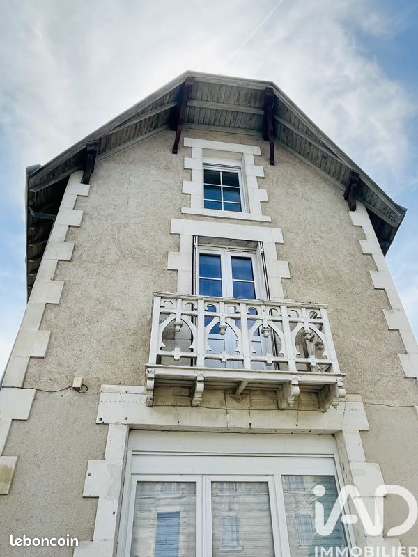 Maison 9 pièces 215 m² · à Mérigny · 215 m² · 119 000 €