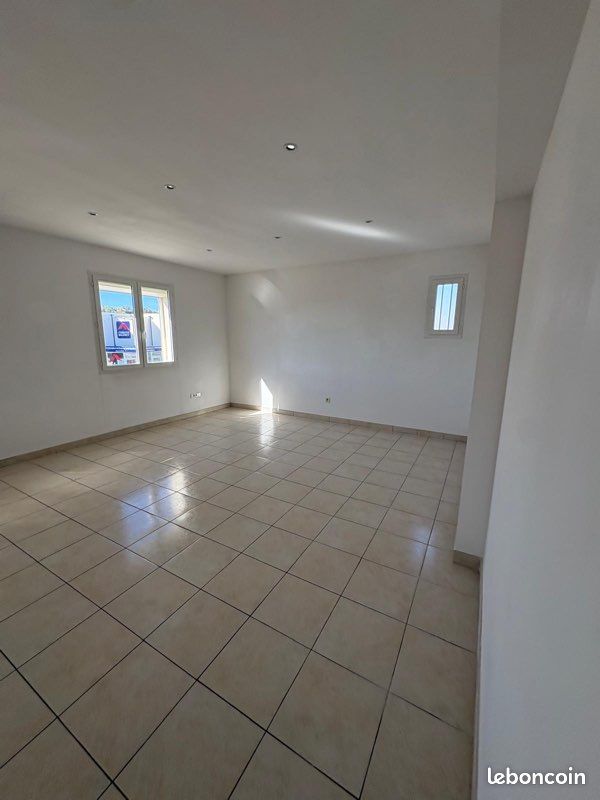 Appartement 3 pièces 100 m² · à Pézenas · 100 m² · 730 €/mois