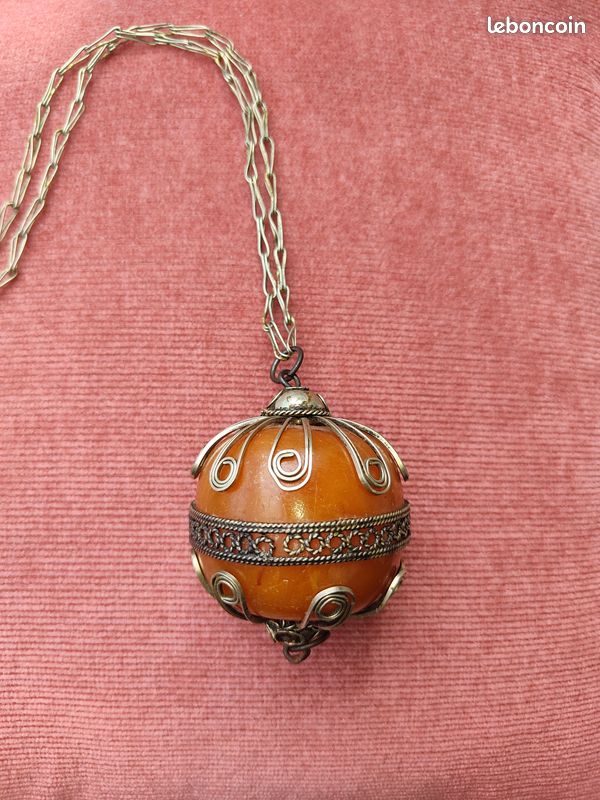 Collier Plastron Vintage Argenté Avec Perle Ambrée - Bijou Ancien Femme