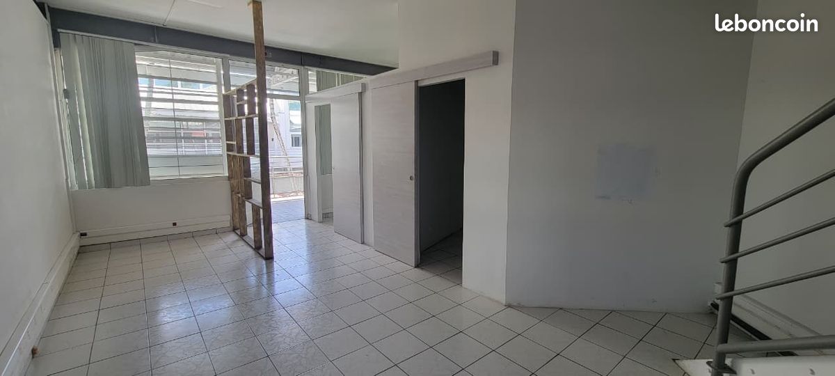 Local commercial 3 pièces 60 m² · à Baie-Mahault · 60 m² · 130 000 €