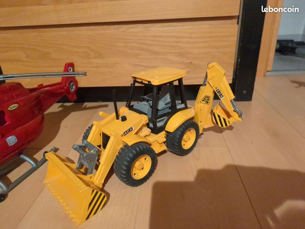 Jouets engins chantier et hélico pompiers (image 2)