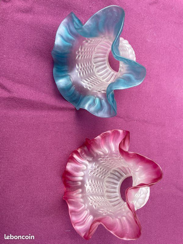 Globe tulipe en verre pour lampe, suspension (image 1)