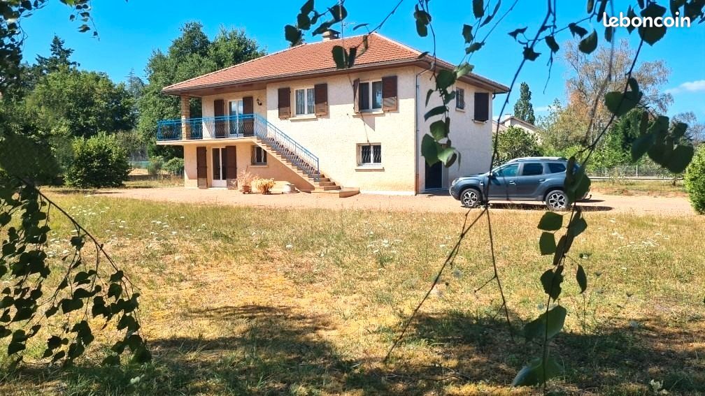 Maison 5 pièces 103 m² · à Renaison · 103 m² · 262 000 €