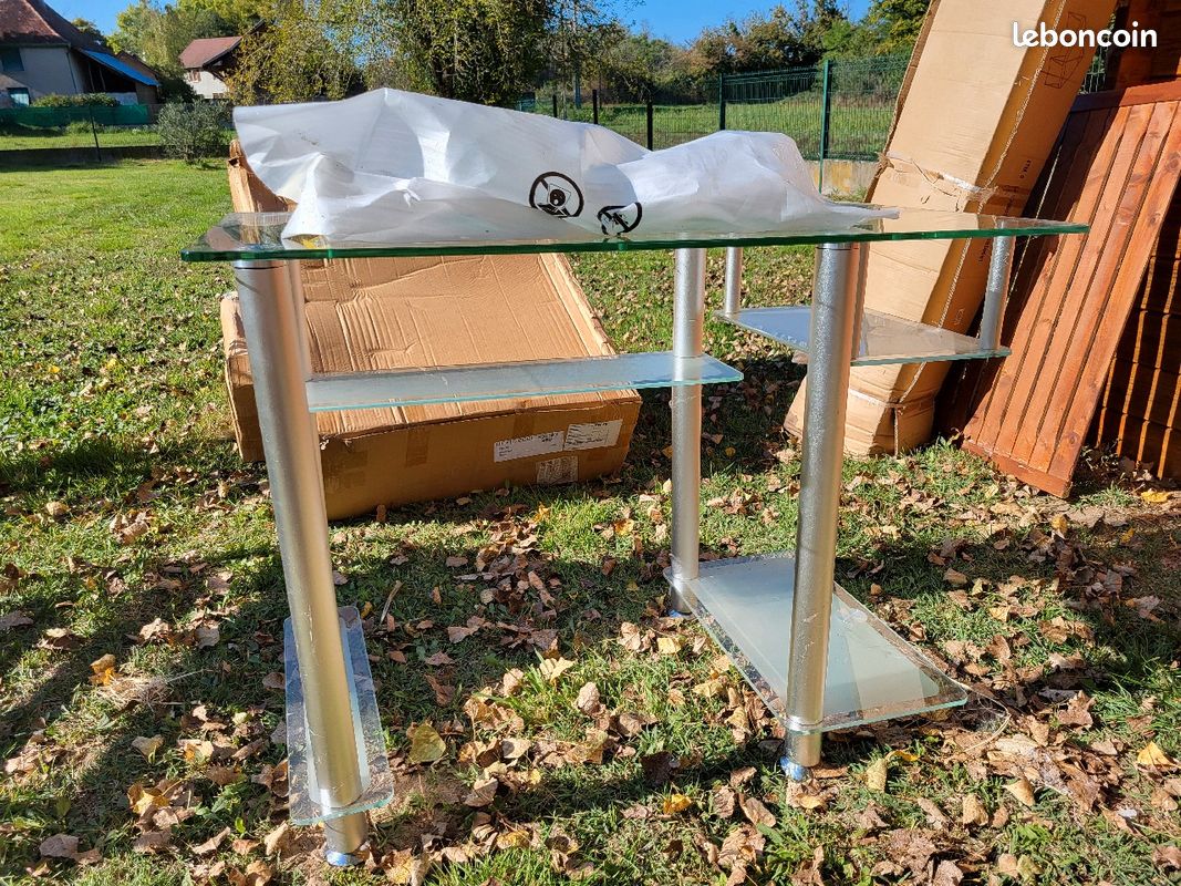 Bureau en métal et verre (image 1)
