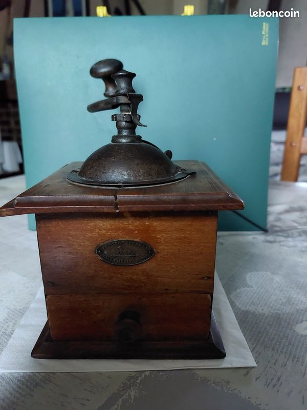 Moulin à café ancien en bois (image 2)