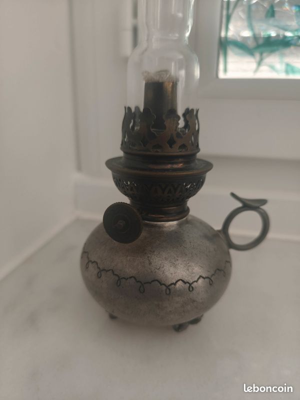 Lampe à pétrole en étain collection (image 2)