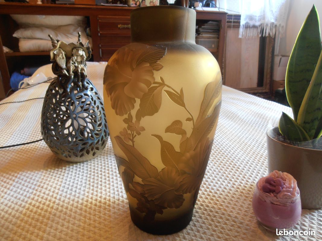 Très beau vase 'galle type' (image 7)