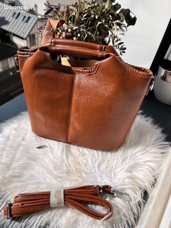 Sac à Main Marron - Neuf Jamais Servi, Sans étiquettes - Pièce Basique Et Pratique