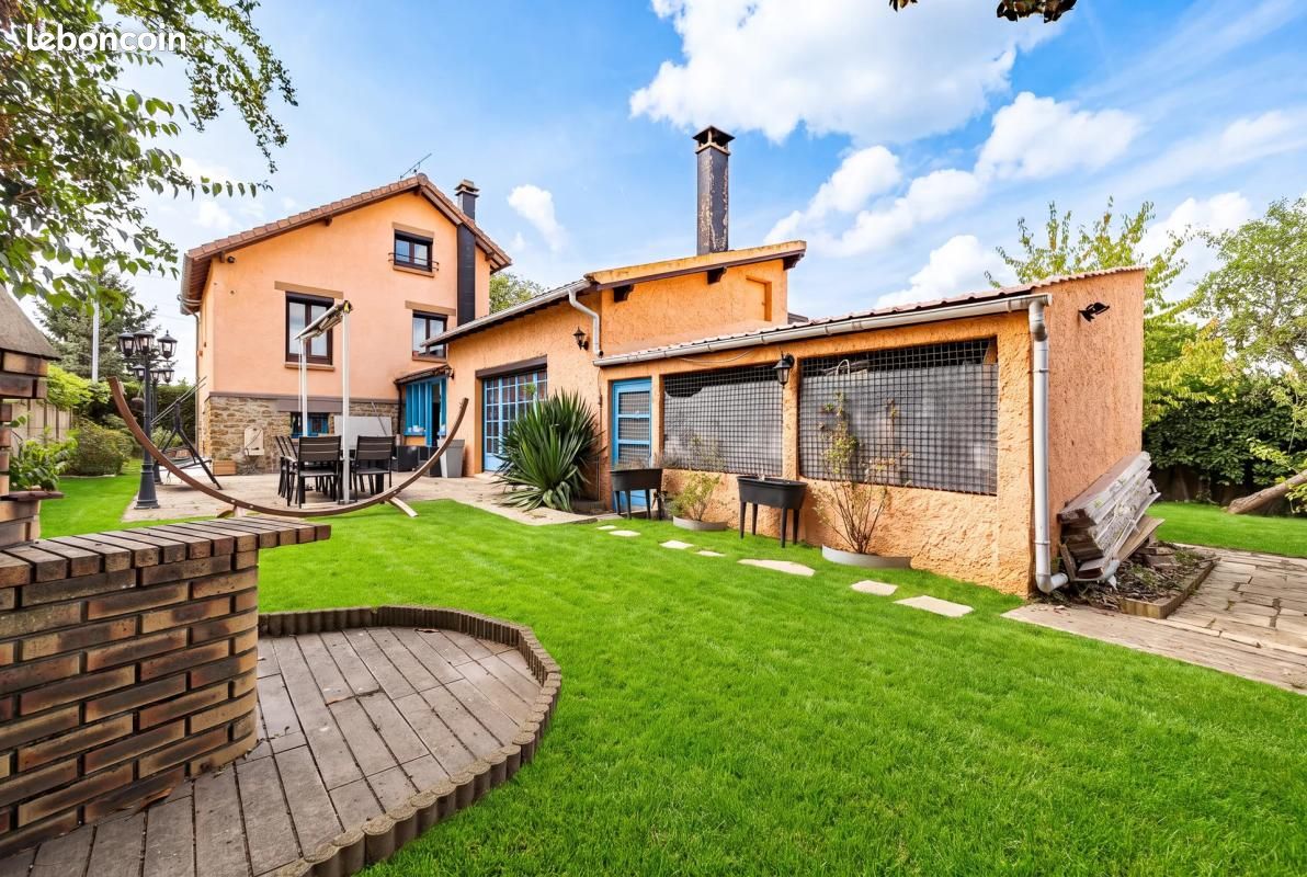 Maison 7 pièces 135 m² · à Sainte-Geneviève-des-Bois · 135 m² · 369 000 €