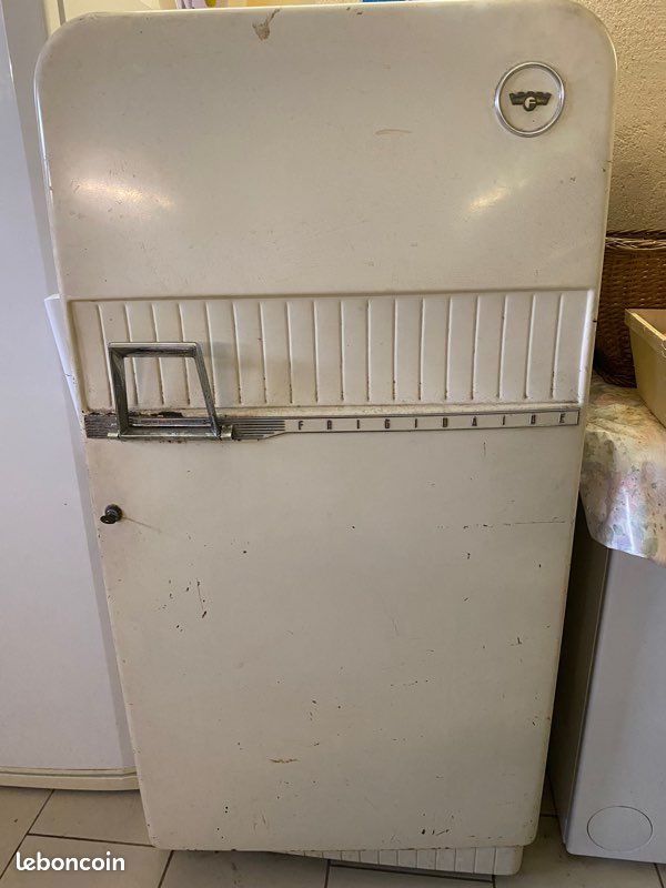 Ancien frigidaire (image 1)