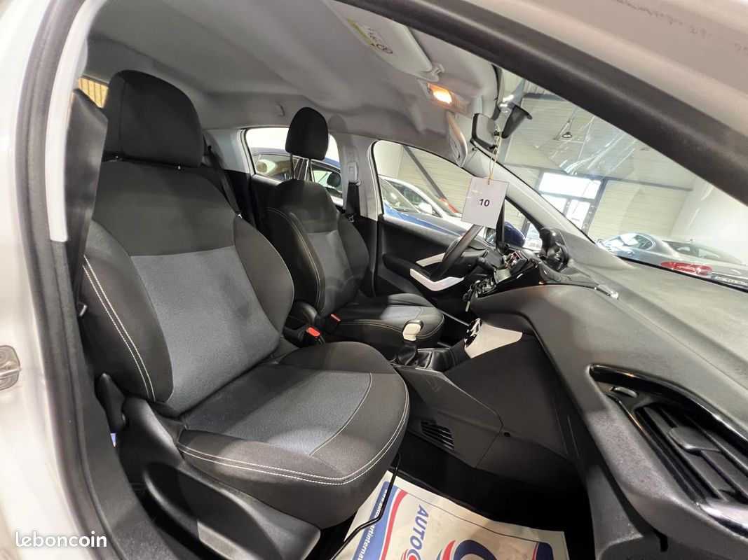 PEUGEOT 208 1.2i PureTech - 68Cv LIKE PHASE 2 CLIM (image 29)