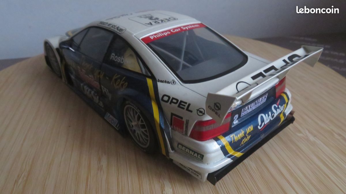 OPEL CALIBRA V6 4x4 DTM Rosberg thank you Keke UT MODELS 1/18 voiture miniature