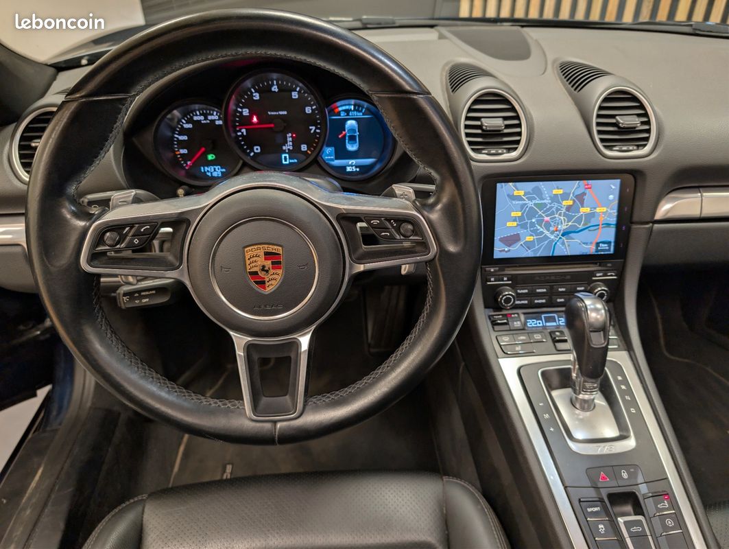 PORSCHE 718 BOXSTER 2.0 300 PDK - CAMERA DE RECUL + RADAR AVANT + SIEGES ET VOLANT CHAUFFANT + CLIM BI-ZONe (image 25)