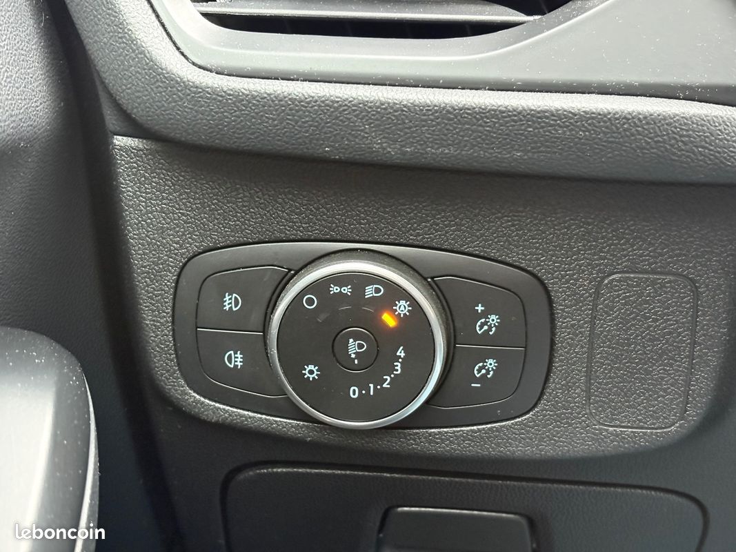 FORD FOCUS 1.0 EcoBoost 100 CH BVM6 Trend Business / CARPLAY / CAMERA / KEYLESS (image 33)