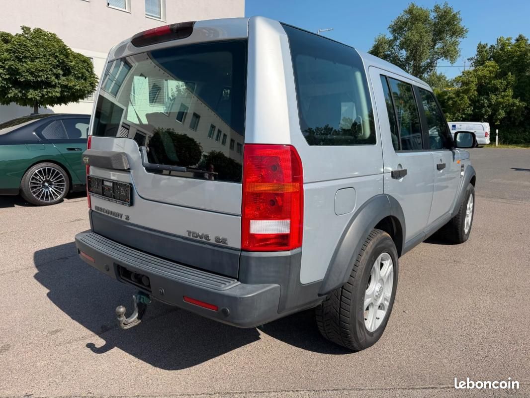 Land Rover Discovery V6 TD SE 190CH - 4X4 BVA CHAUFFAGE STATIONNAIRE 7 PLACES (image 3)