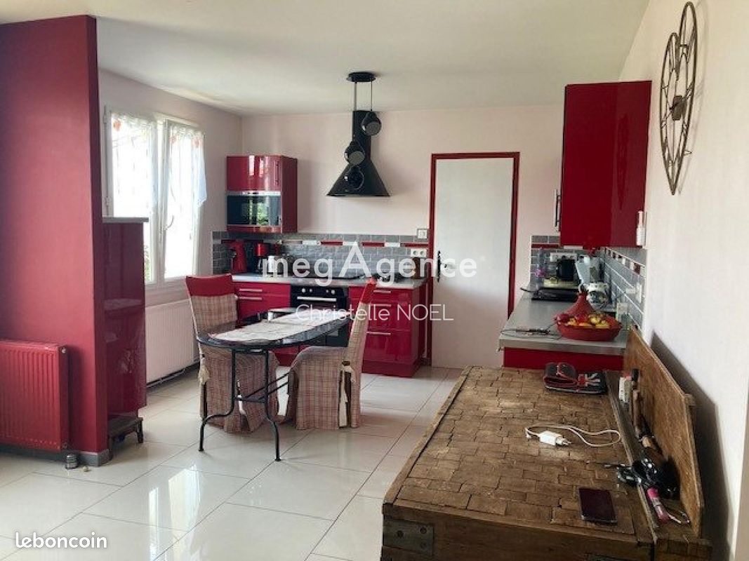 Propriété 4 pièces 101 m² (image 1)
