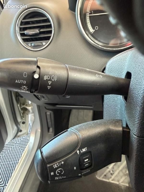 Peugeot 308 SW 1.6 HDi 16V 110 CV (image 16)