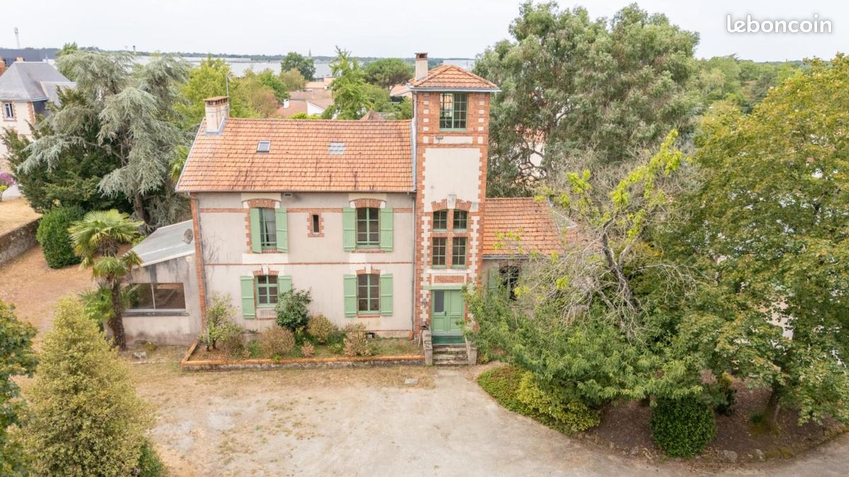 Maison 11 pièces 214 m² · à Cugand-la-Bernardière · 214 m² · 499 900 €