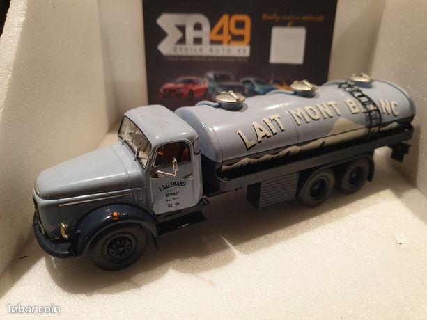 Camion Citerne à Lait Volvo N88 Mont-Blanc Ancien - Modèle Réduit 1/43 IXO
