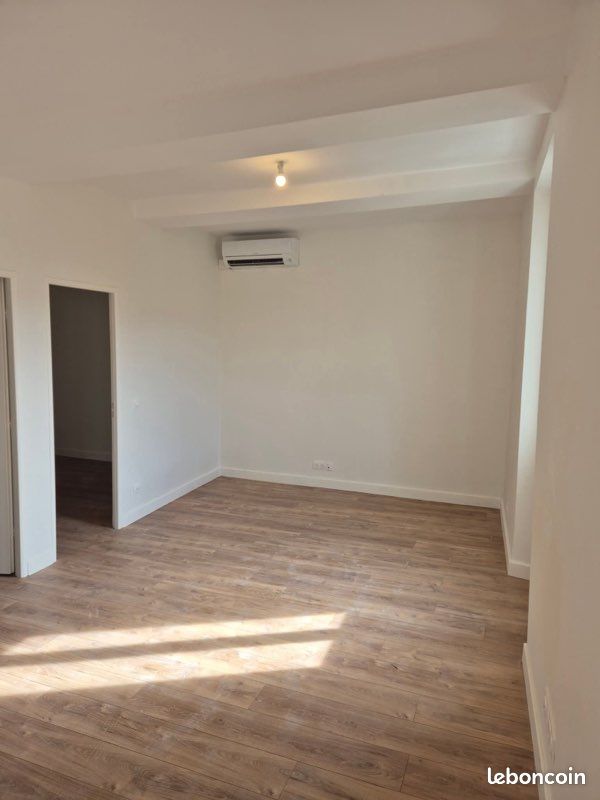 Appartement 3 pièces 55 m² · à Roquevaire · 55 m² · 950 €