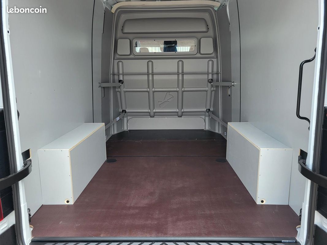 RENAULT MASTER L3H2 FOURGON 2.0Blue DCI 150 ADVANCE CABINE APPROFONDIE FIXE 07 PLACES NEUF avec HABILLAGE BOIS COMPLET + CAMÉRA + RADARS + PNEUS 4 SAISONS + ROUE DE SECOURS ( Prix de Vente 36 990 HT ) (image 5)