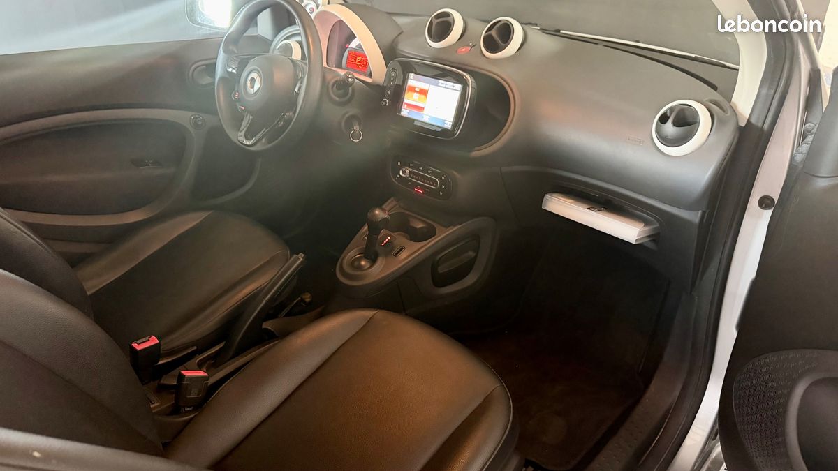 Smart fortwo electric pure 17.6kwh (image 8)